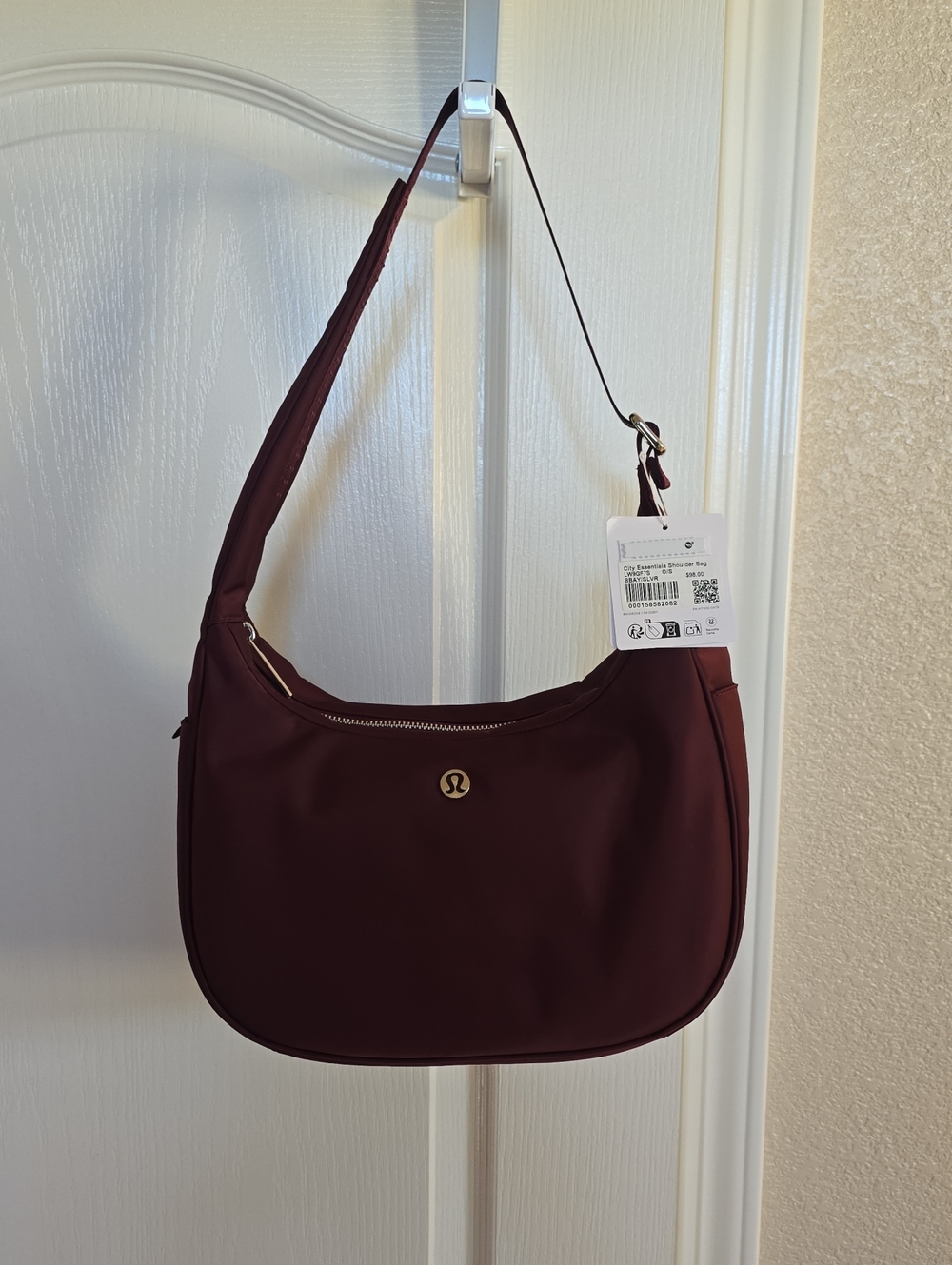 lululemon City Essentiala Shoulder Bag